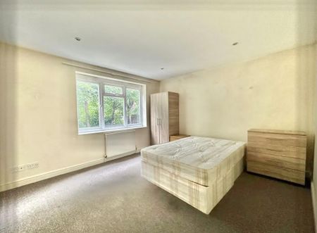 3 bedroom flat to rent - Photo 5