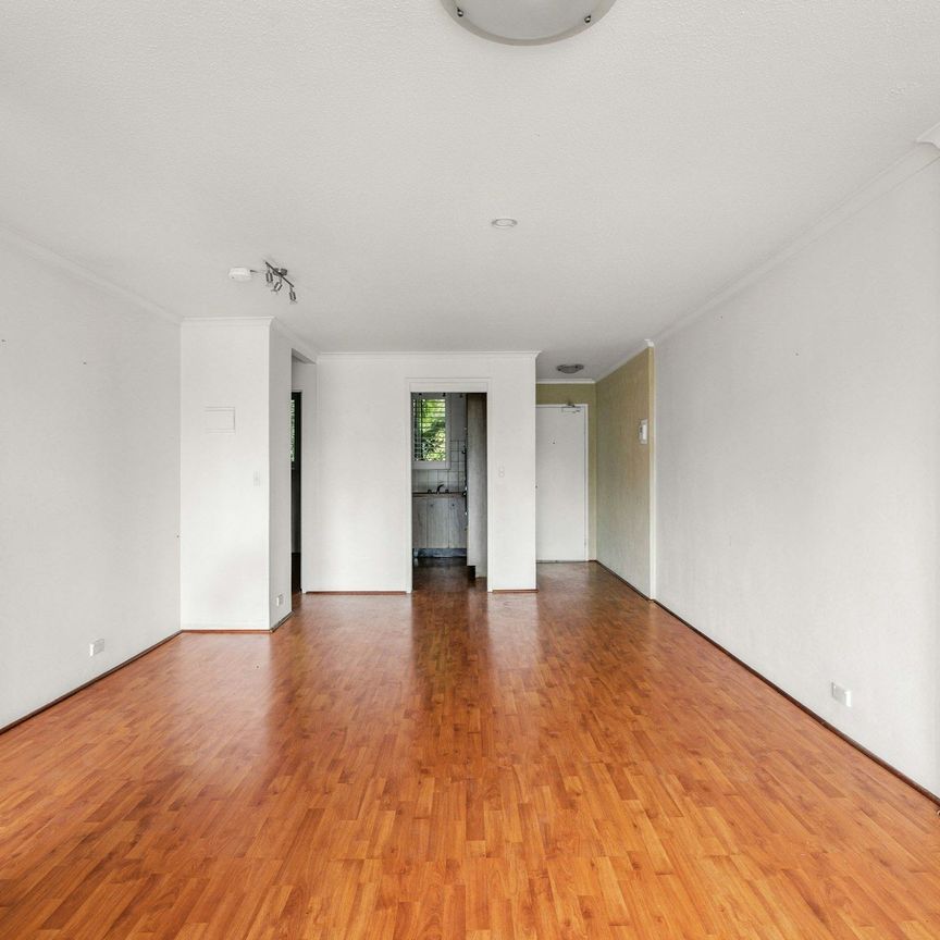 Spacious 2-bedroom apartment - Photo 1