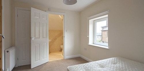 4 Highfields, Huddersfield, HD1 - Photo 2