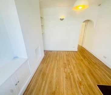 2 bedroom end of terrace house to rent - Photo 4