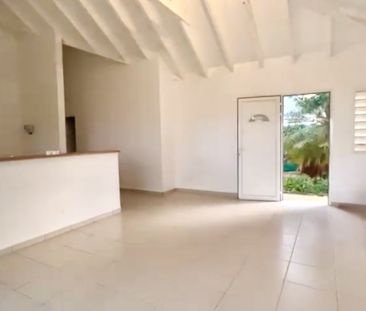 Location Maison 4 pièces 90m² PETIT BOURG 97170 - Photo 3