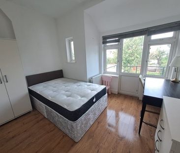 Room in a Shared House, Somerton Road, NW2 - Photo 1