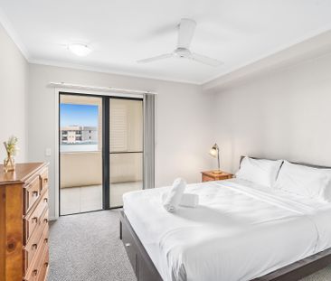 SPACIOUS APARTMENT IN SOUGHT AFTER LOCATION! - Photo 4