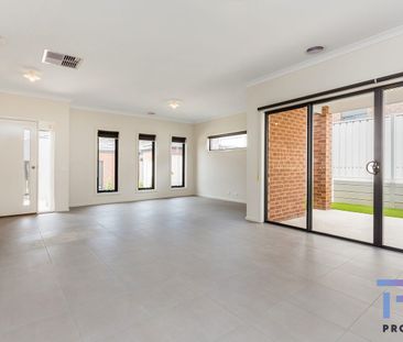 MODERN AND COMFORTABLE - Photo 1
