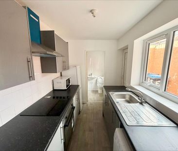 2 bedroom terraced house to rent - Photo 6