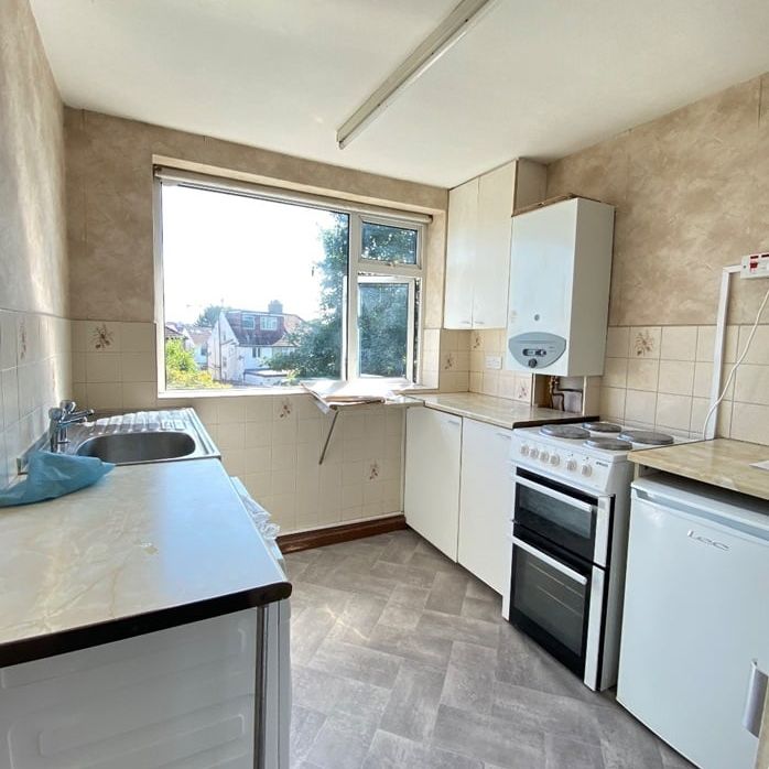 2 Bed Maisonette, Nicola Close, HA3 - Photo 1