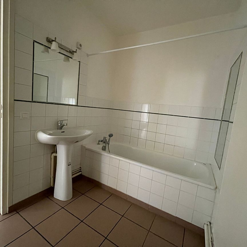 Location Appartement 3 pièces 70m² - Photo 1