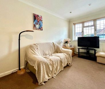 Pevensey Way, Frimley, Camberley, Surrey, GU16 - Photo 3