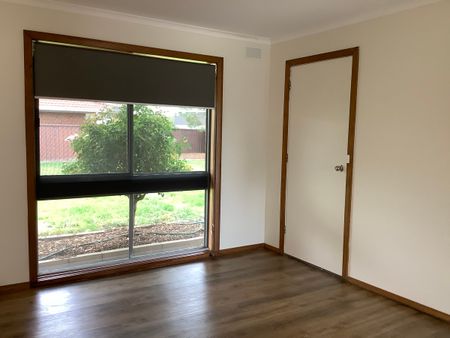 3 Bedroom House in South Shepparton! - Photo 2