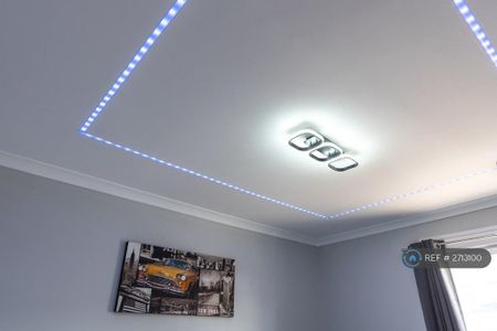 4 bedroom terraced house to rent - Photo 2