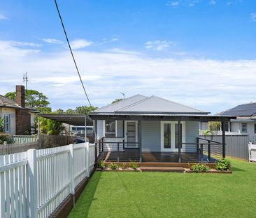 Fennell Bay Residence: A Tranquil Lifestyle Awaits - Photo 5