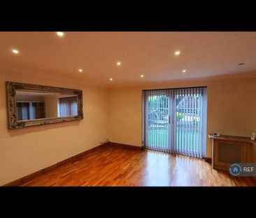 4 bedroom terraced house to rent - Photo 3