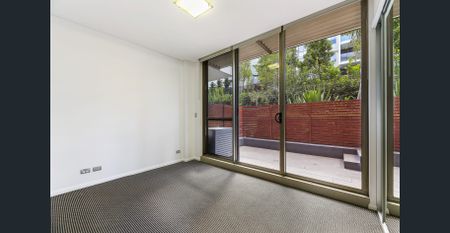 Stunniung Two Bedroom North aspect Apartment - Photo 5