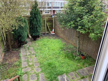 Room in a Shared Flat, Sherfield Gardens, SW15 - Photo 3