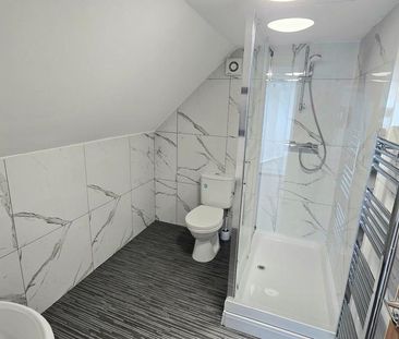 9 bedroom semi-detached house to rent - Photo 4