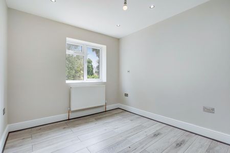 3 Bed Flat, St. Dunstans Avenue, W3 - Photo 4