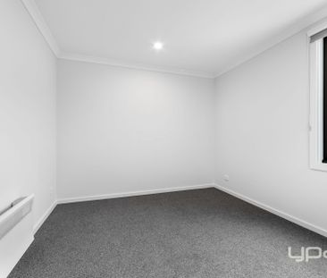 Modern Corner Townhouse Offering Comfort, Style and Convenience - Photo 4