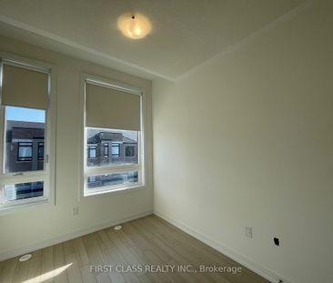 Townhouse For Lease | N8093276 - Photo 4