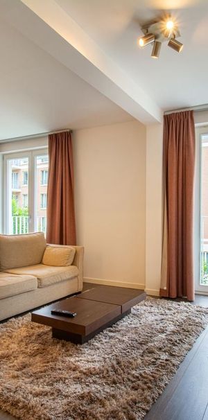 Appartement te huur in Elsene voor € 1.350 met 1 slaapkamer - Photo 1