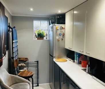 1 bedroom in a house share to rent - Photo 4