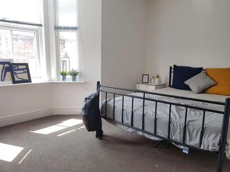 Spare Ensuite Bedrooms Available At !! - Bills Included, LN2 - Photo 4