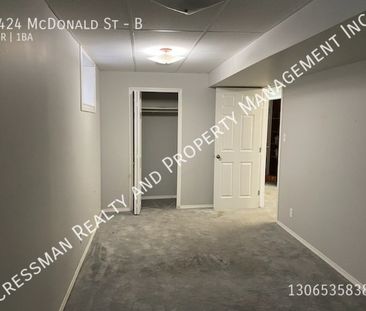 1 Bedroom + Den, 1 Bath Basement Suite - Photo 6