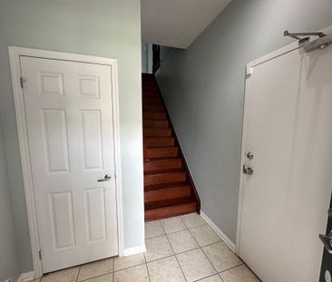 For Lease - 52 Commuter Drive Unit# Residential, Brampton, Ontario - Photo 6