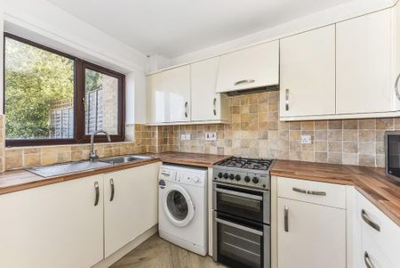 2 bedroom end of terrace house to rent - Photo 5