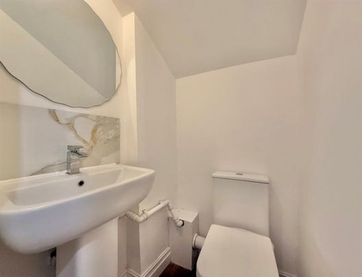 4 Bedroom Semi Detached To Let - Photo 1