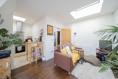 1 bedroom flat to rent - Photo 2