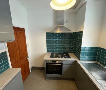 1 Bed Flat, Fox Hill, SE19 - Photo 2