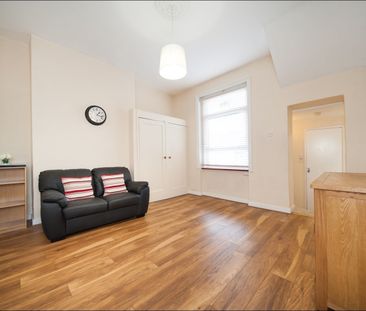 1 Bed Flat, Brockley Road, SE4 - Photo 3