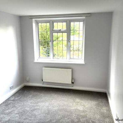 2 bedroom property to rent in Worthing - Photo 1