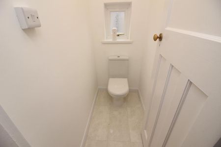 3 bedroom semi-detached house to rent - Photo 4