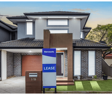 1-19 Messina Crescent, Point Cook, Vic 3030 - Photo 3 | Rentumo