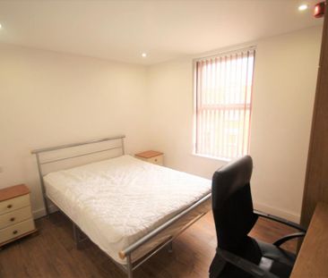 4 bedroom terraced house to rent - Photo 5