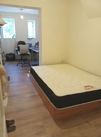 Room in a Shared House, Albert Square, E15 - Photo 2