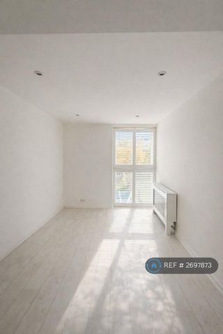 5 bedroom terraced house to rent - Photo 4