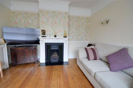 3 bedroom semi-detached house to rent - Photo 3