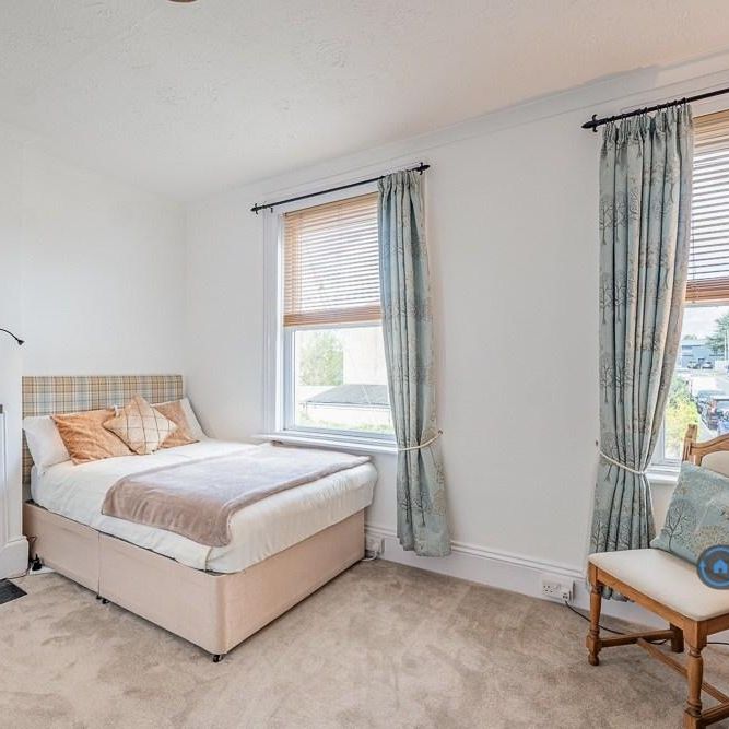 1 bedroom in a house share to rent - Photo 1
