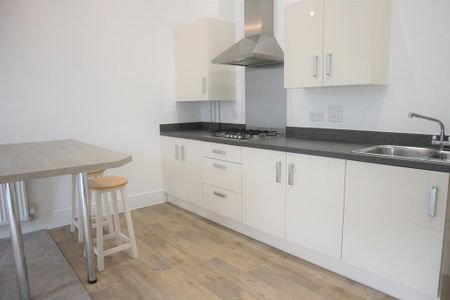 2 bedroom apartment to rent - Photo 5