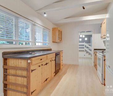 12687 23 Ave — Spacious 3-Bedroom + Den Home with Large Private Bac... - Photo 4