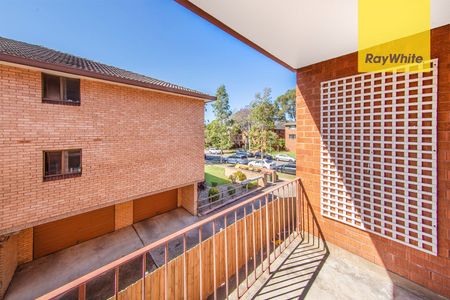 Fully Renovated Apartment - Prime Location! - Photo 4