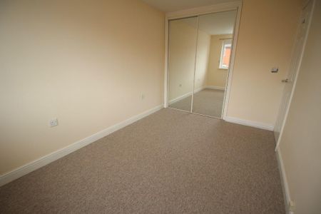 3 bedroom semi-detached house to rent - Photo 4