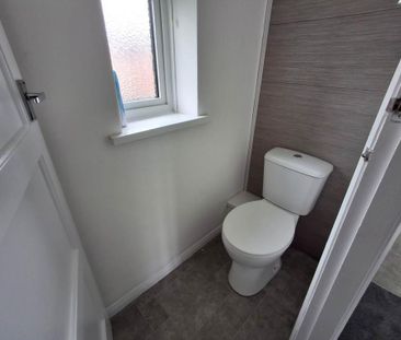 3 bedroom semi-detached house to rent - Photo 4