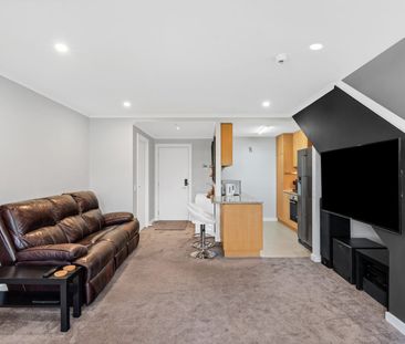 Contemporary Coastal Living in Glenelg - Photo 5