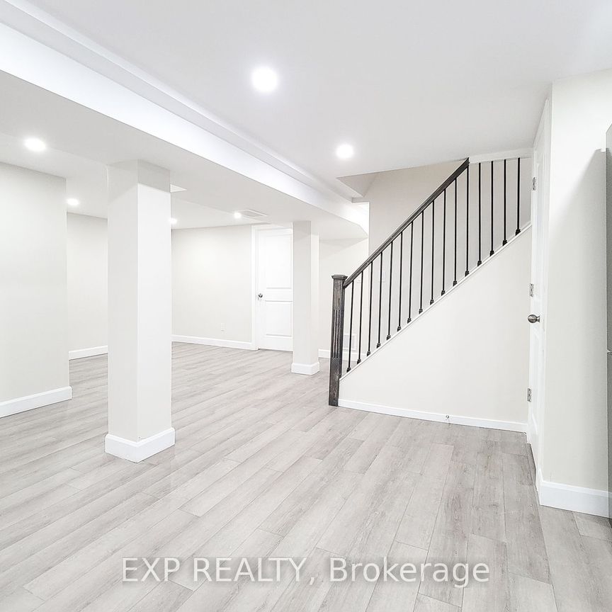 Detached Home For Lease | X8126276 - Photo 1