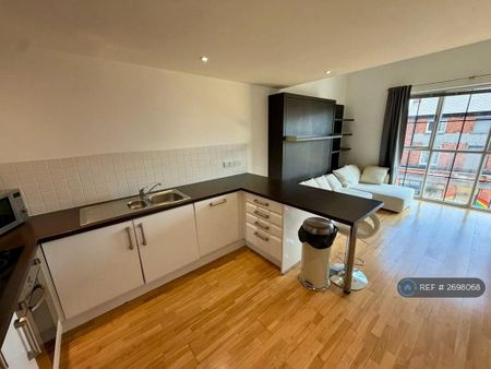 1 bedroom flat to rent - Photo 5