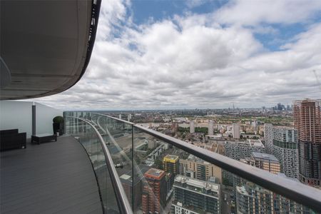 Arena Tower, 25 Crossharbour Plaza - Photo 3