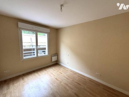 A LOUER APPARTEMENT T3 AVEC BALCON ET VUE SUR LA MAYENNE A LAVAL - Photo 2